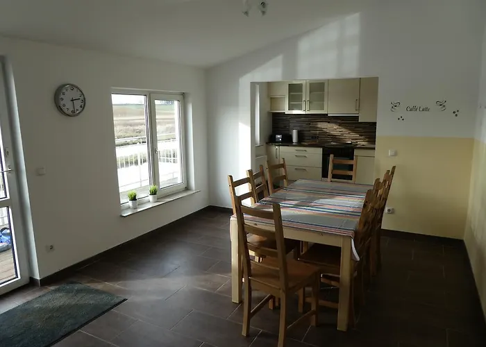 Ruhige Ferienwohnungen Mit Teichblick